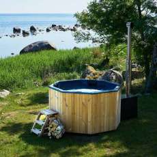 Octagonal whirlpool with outdoor oven, configurable